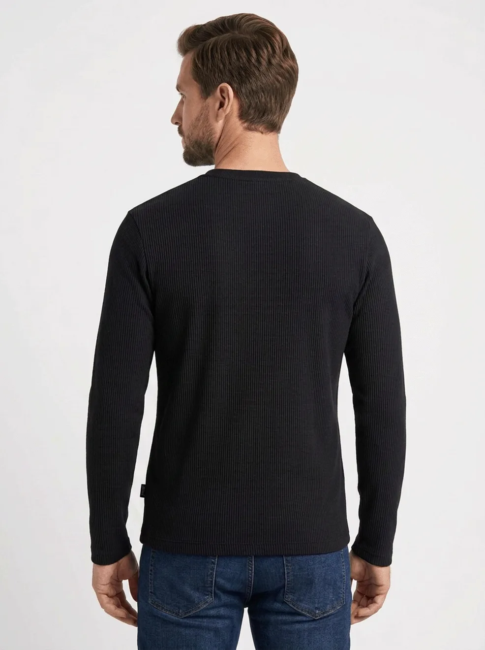 T-SHIRT CASUAL EM MALHA QUADRICULADA C/ BORDADO SKYLER NO TOM
