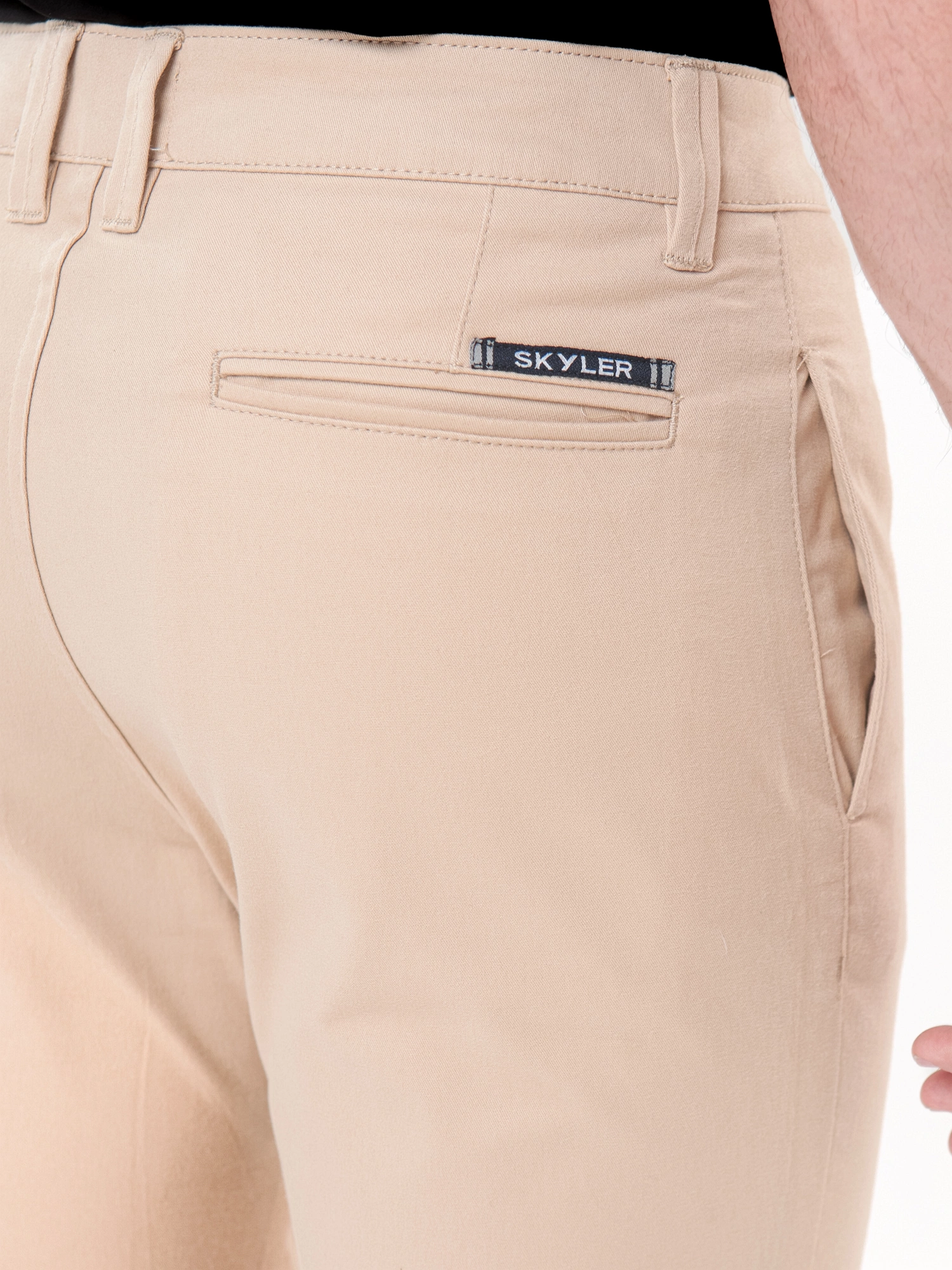 BERMUDA CASUAL C/ BOLSO RETO E BOLSO TRASEIRO VERDUGO E ELASTANO
