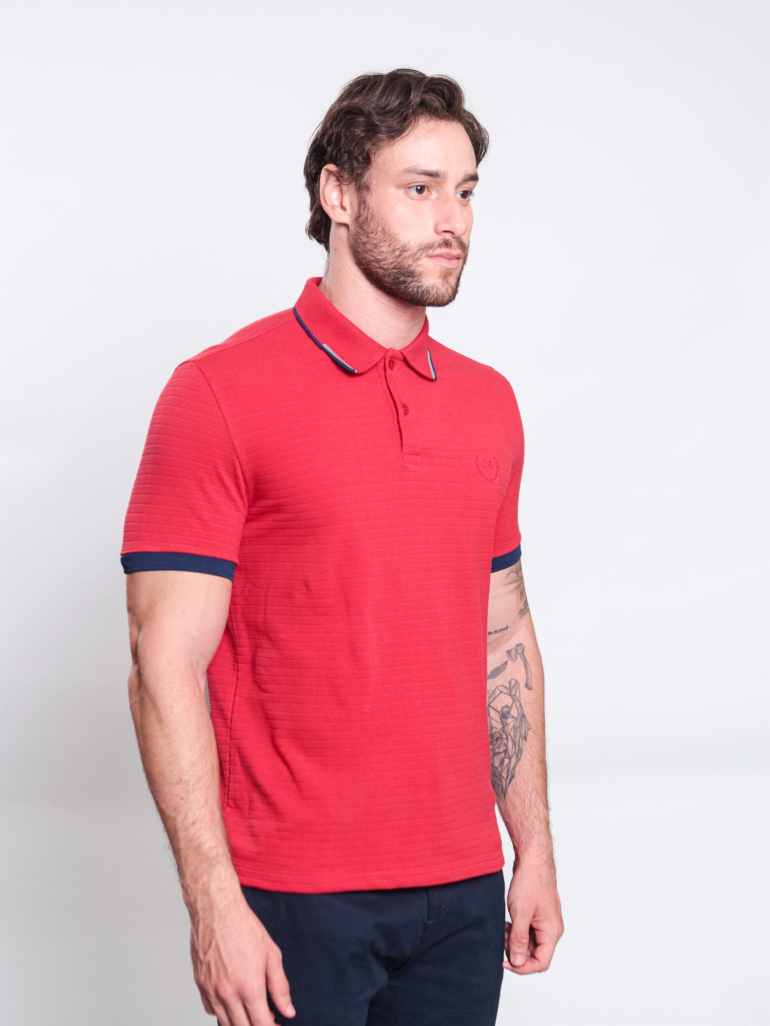 GOLA POLO CASUAL EM MALHA LISTRADA C/ FILETE CONTRASTANTE