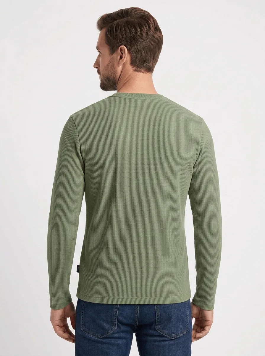 T-SHIRT CASUAL EM MALHA QUADRICULADA C/ BORDADO SKYLER NO TOM