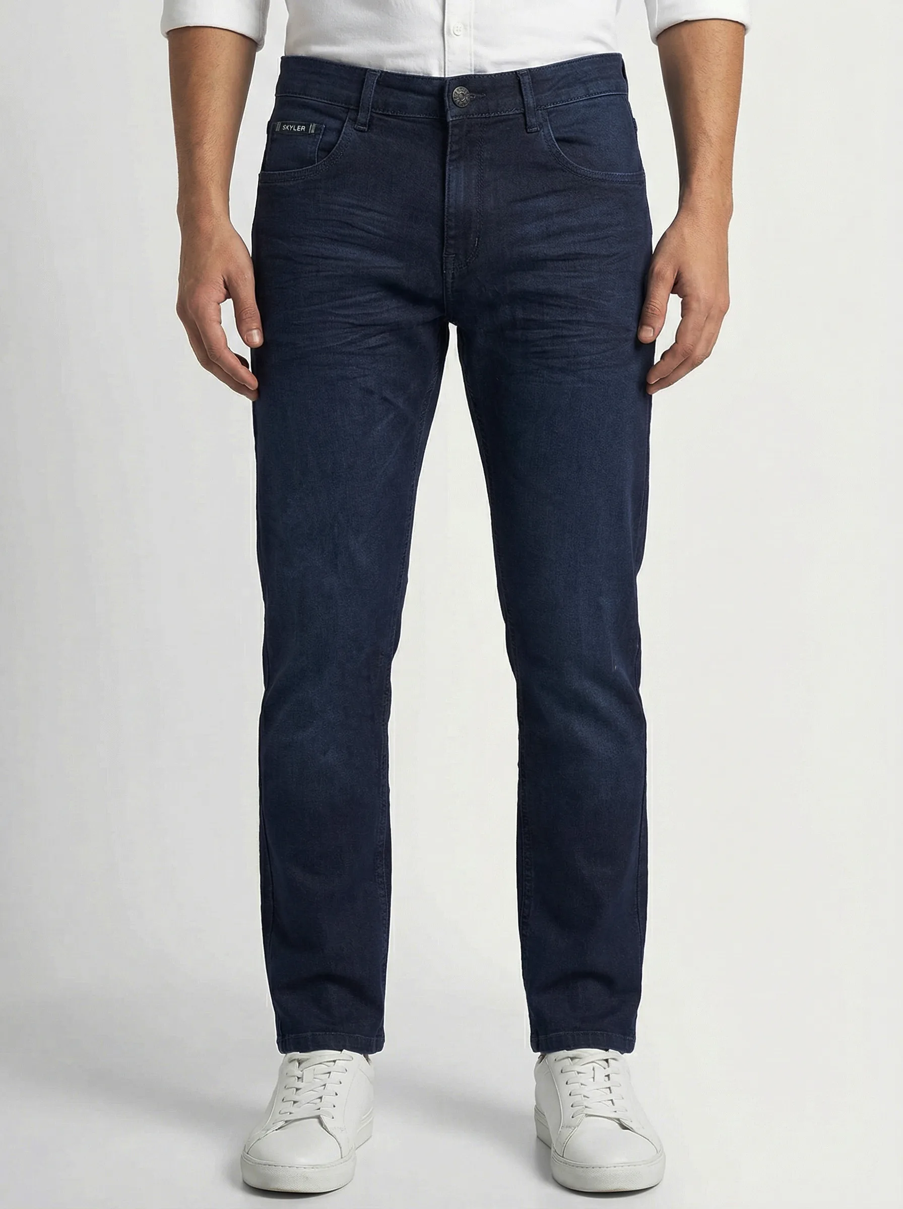 CALÇA CASUAL JEANS ESTONADA C/ BIGODES 3D E BOLSO C/ RECORTE