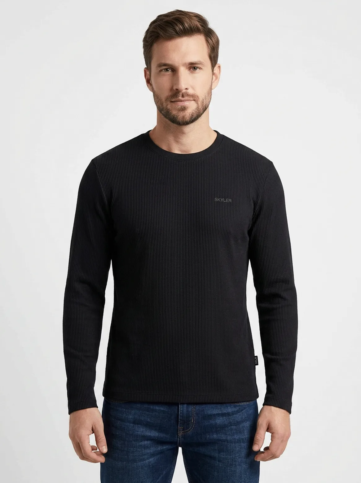 T-SHIRT CASUAL EM MALHA QUADRICULADA C/ BORDADO SKYLER NO TOM